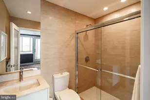 136 N 22nd St, Philadelphia, PA 19103 - Photo 17