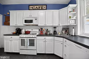132 E Hartwell Ln, Philadelphia, PA 19118 - Photo 13