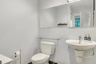 317 Vine St, Philadelphia, PA 19106 - Photo 17