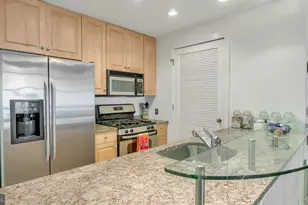 317 Vine St, Philadelphia, PA 19106 - Photo 11