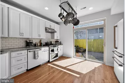 1923 S 6th Street, Philadelphia, PA 19148 - Photo 7