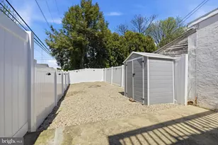 400 Green Ln, Philadelphia, PA 19128 - Photo 13