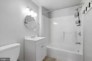 400 Green Ln, Philadelphia, PA 19128 - Photo 9
