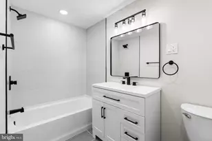 6927 Ibis Pl, Philadelphia, PA 19142 - Photo 13