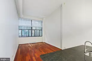 2429 Locust St, Philadelphia, PA 19103 - Photo 5
