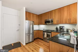 1425 Locust St, Philadelphia, PA 19102 - Photo 7