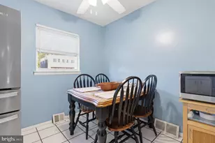 2754 Clayton St, Philadelphia, PA 19152 - Photo 13