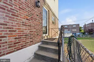 2754 Clayton St, Philadelphia, PA 19152 - Photo 3