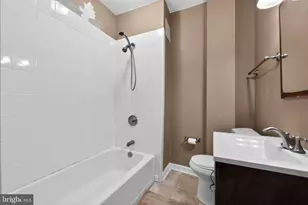 2649 S 8th St, Philadelphia, PA 19148 - Photo 17