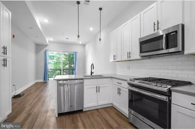 910 N 17th Street #2, Philadelphia, PA 19130 - Photo 1