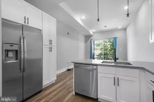 910 N 17th St, Philadelphia, PA 19130 - Photo 3