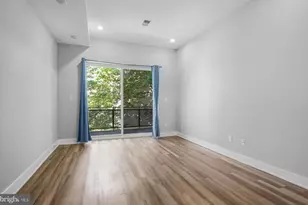 910 N 17th St, Philadelphia, PA 19130 - Photo 5