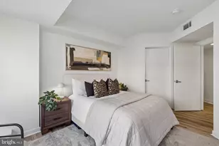 1034 Spruce St, Philadelphia, PA 19107 - Photo 19