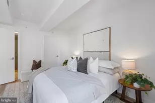 1034 Spruce St, Philadelphia, PA 19107 - Photo 13