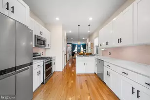 2319 Aspen St, Philadelphia, PA 19130 - Photo 9