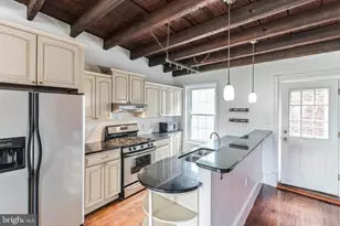 1911 Green St, Philadelphia, PA 19130 - Photo 3