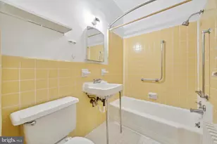 1817 Spruce St, Philadelphia, PA 19103 - Photo 9
