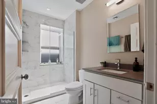 2126 Locust St, Philadelphia, PA 19103 - Photo 17