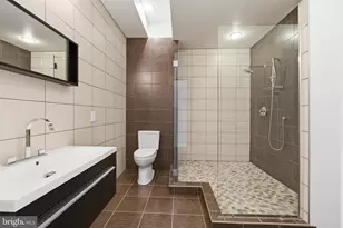 832 N 20th St, Philadelphia, PA 19130 - Photo 29
