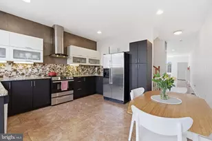 832 N 20th St, Philadelphia, PA 19130 - Photo 9