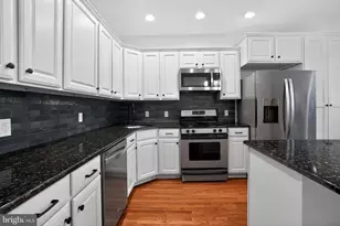 2246 Christian St, Philadelphia, PA 19146 - Photo 9