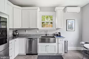 91 E Bells Mill Rd, Philadelphia, PA 19118 - Photo 13