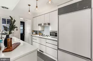 1915 Panama St, Philadelphia, PA 19103 - Photo 11