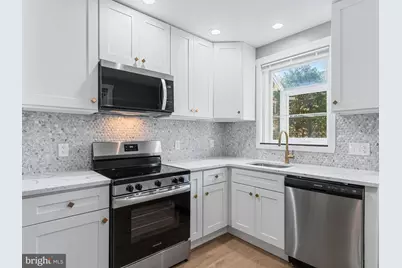 2444 S Lambert Street, Philadelphia, PA 19145 - Photo 13