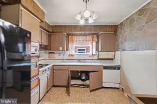 1928 Goodnaw St, Philadelphia, PA 19115 - Photo 27