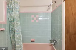 1928 Goodnaw St, Philadelphia, PA 19115 - Photo 15