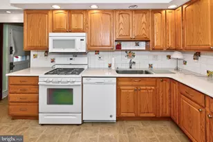 1110 Wakeling St, Philadelphia, PA 19124 - Photo 5