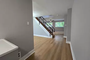 1327 Kings Pl, Philadelphia, PA 19122 - Photo 11