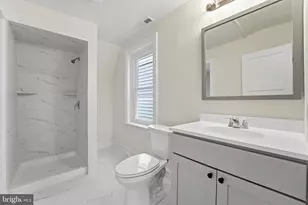 303 Green Ln, Philadelphia, PA 19128 - Photo 25