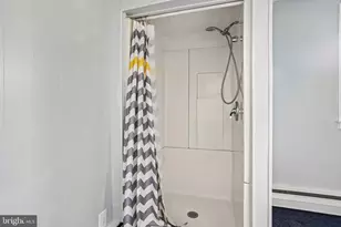 7501 Woodcrest Ave, Philadelphia, PA 19151 - Photo 17