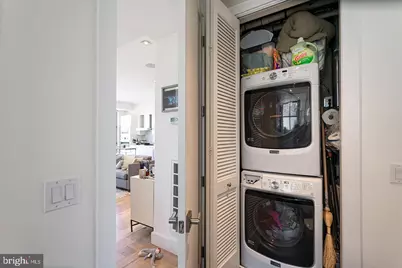 240 N 2nd Street #UNIT 4W, Philadelphia, PA 19106 - Photo 9