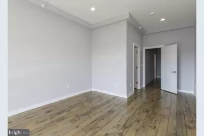 2040 E Susquehanna Avenue, Philadelphia, PA 19125 - Photo 9