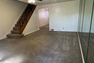 181 E Walnut Park Dr, Philadelphia, PA 19120 - Photo 3