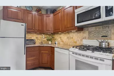 2049 Appletree Street, Philadelphia, PA 19103 - Photo 23