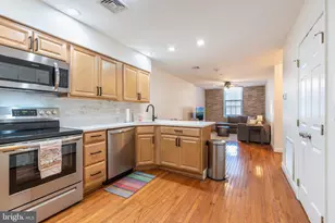 209 N 3rd St, Philadelphia, PA 19106 - Photo 5
