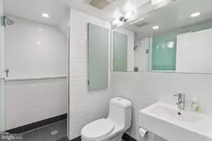 2415 Pine St, Philadelphia, PA 19103 - Photo 41