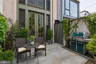 2415 Pine St, Philadelphia, PA 19103 - Photo 15