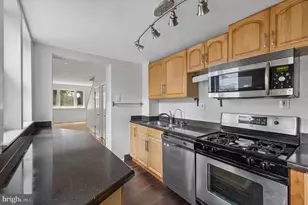 819 League St, Philadelphia, PA 19147 - Photo 9
