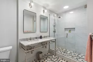 2200 St James Pl, Philadelphia, PA 19103 - Photo 43