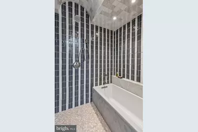 2200 Saint James Place, Philadelphia, PA 19103 - Photo 35