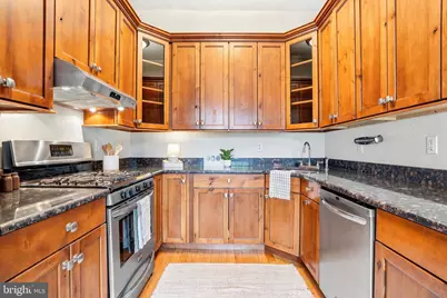 410 S 25th Street, Philadelphia, PA 19146 - Photo 17