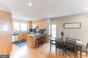 211 Brown St, Philadelphia, PA 19123 - Photo 7