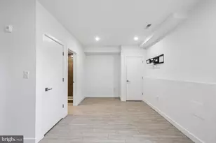 1945 N 7th St, Philadelphia, PA 19122 - Photo 15