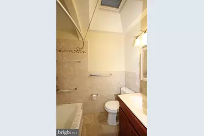 222 W Colonial Street, Philadelphia, PA 19126 - Photo 17