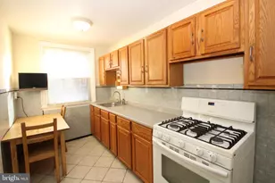 222 W Colonial St, Philadelphia, PA 19126 - Photo 9