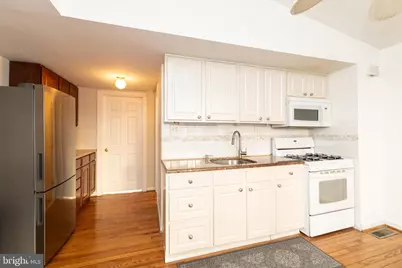 910 Mountain Street, Philadelphia, PA 19148 - Photo 5